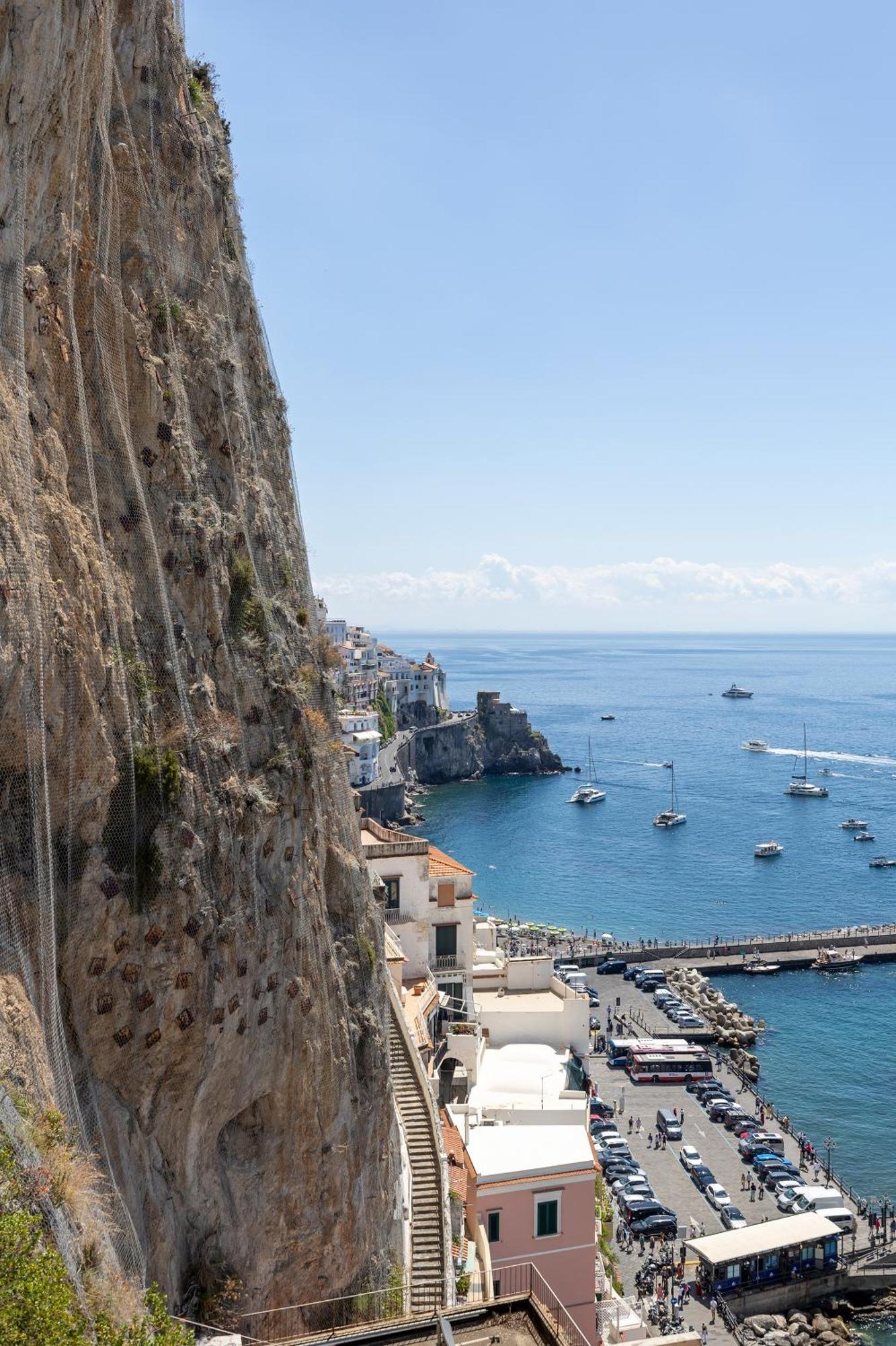 Apartments Amalfi Design Sea View Accessible By 250 Steps Luaran gambar