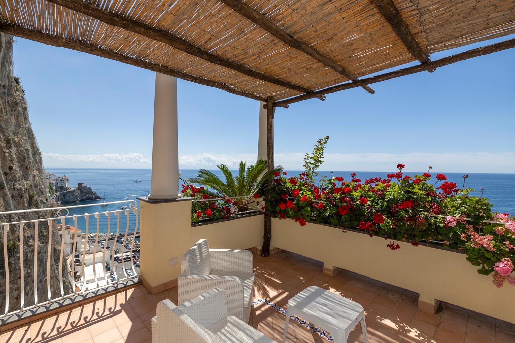 Apartments Amalfi Design Sea View Accessible By 250 Steps Luaran gambar