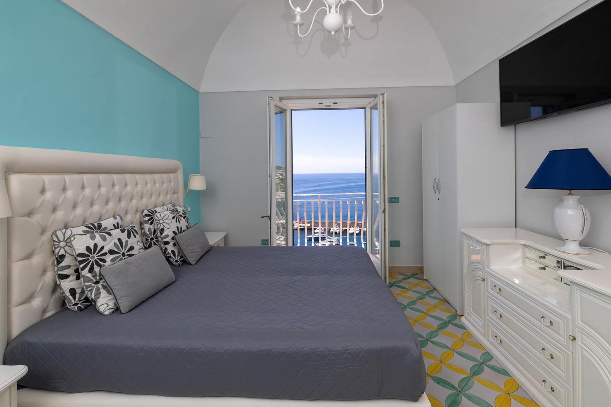 Apartments Amalfi Design Sea View Accessible By 250 Steps Luaran gambar