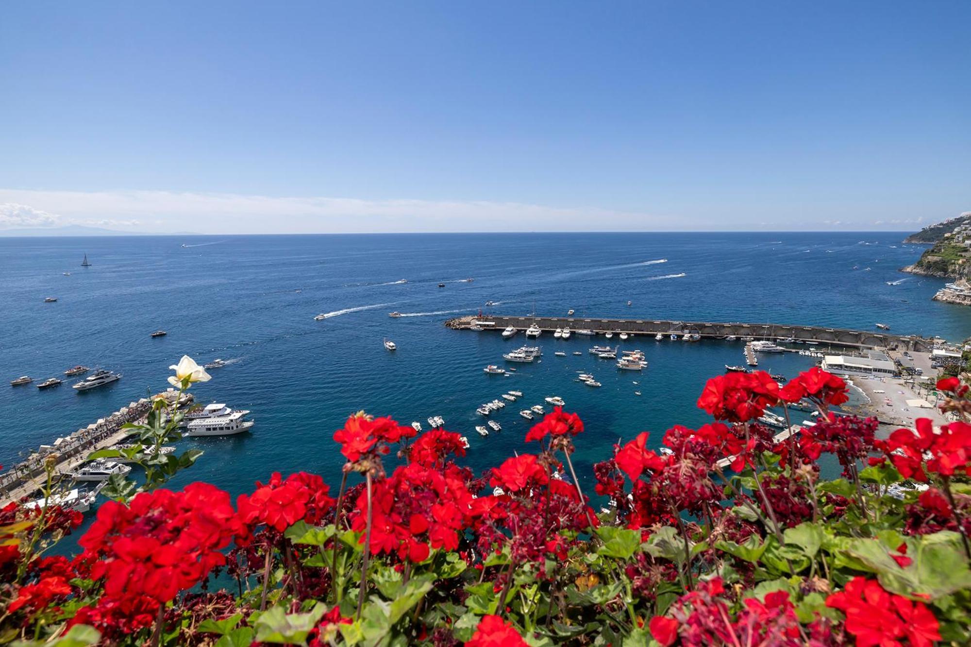 Apartments Amalfi Design Sea View Accessible By 250 Steps Luaran gambar