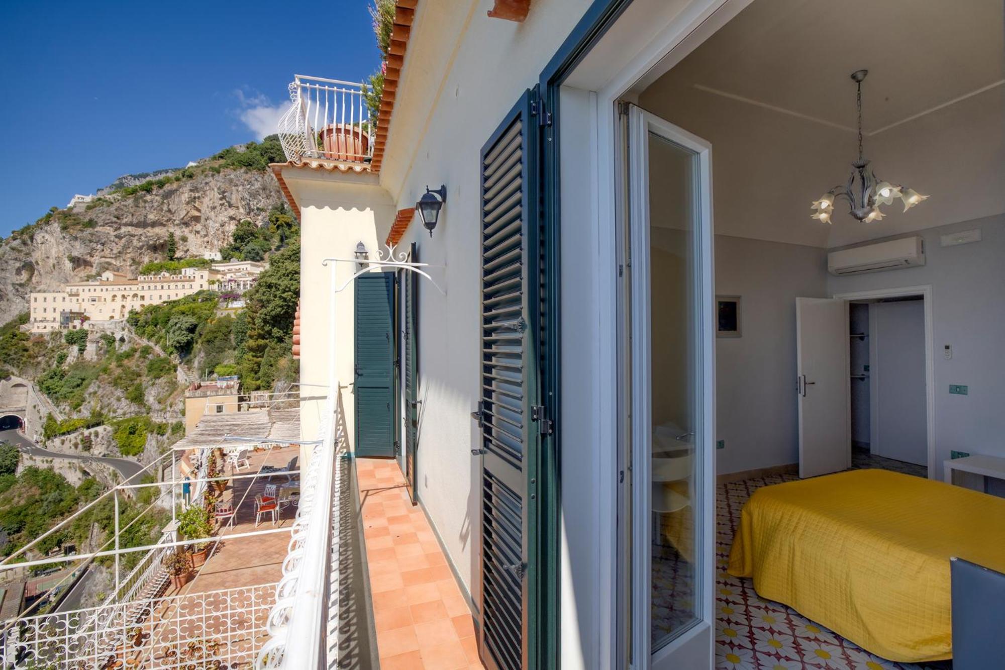 Apartments Amalfi Design Sea View Accessible By 250 Steps Luaran gambar